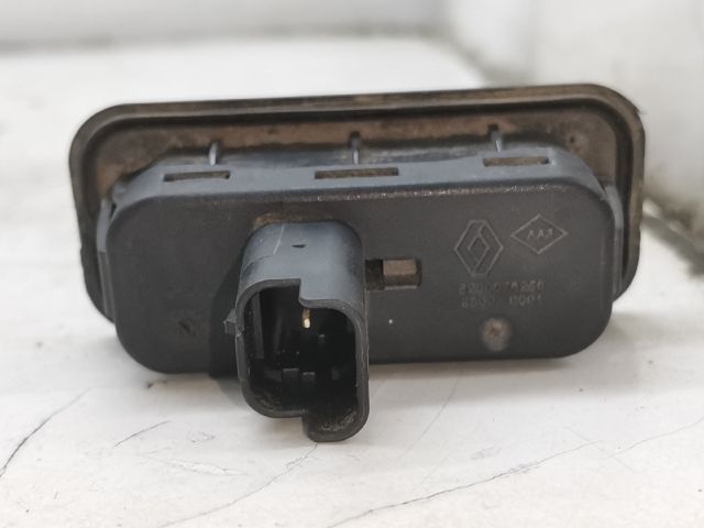 bontott RENAULT SCÉNIC II Csomagtérajtó Kapcsoló