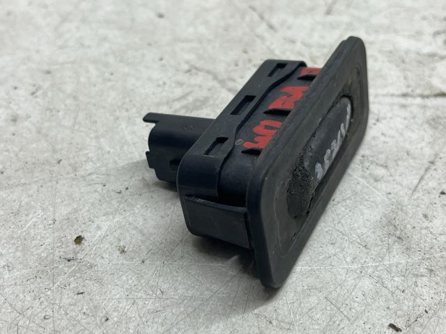 bontott RENAULT SCÉNIC II Csomagtérajtó Kapcsoló