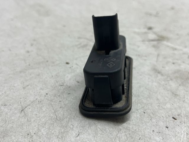 bontott RENAULT SCÉNIC II Csomagtérajtó Kapcsoló