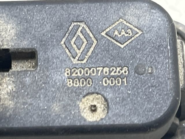 bontott RENAULT SCÉNIC II Csomagtérajtó Kapcsoló