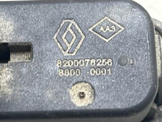 bontott RENAULT SCÉNIC II Csomagtérajtó Kapcsoló