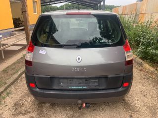 bontott RENAULT SCÉNIC II Csomagtérajtó (Üres lemez)