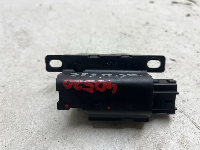 bontott RENAULT SCÉNIC II Csomagtérajtó Zárszerkezet