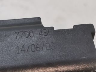 bontott RENAULT SCÉNIC II Csomagtérajtó Zárszerkezet