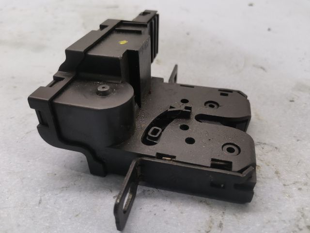 bontott RENAULT SCÉNIC II Csomagtérajtó Zárszerkezet