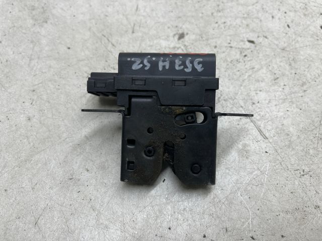 bontott RENAULT SCÉNIC II Csomagtérajtó Zárszerkezet