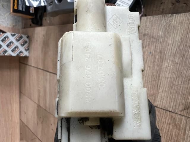 bontott RENAULT SCÉNIC II Csomagtérajtó Zárszerkezet