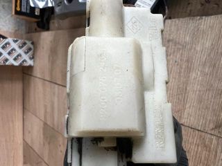 bontott RENAULT SCÉNIC II Csomagtérajtó Zárszerkezet