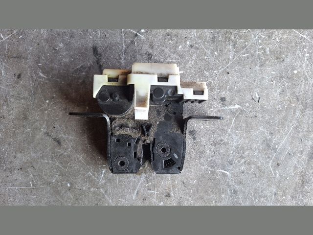 bontott RENAULT SCÉNIC II Csomagtérajtó Zárszerkezet