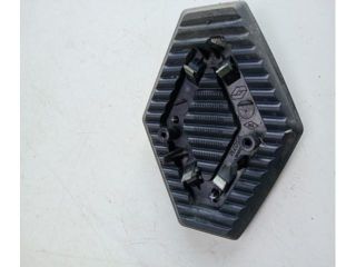 bontott RENAULT SCÉNIC II Első Embléma