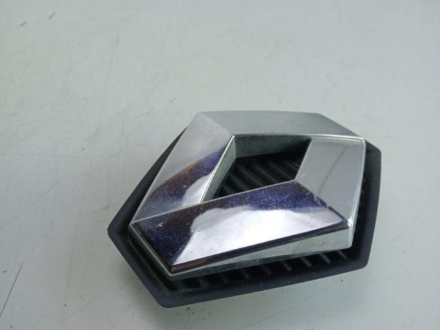 bontott RENAULT SCÉNIC II Első Embléma