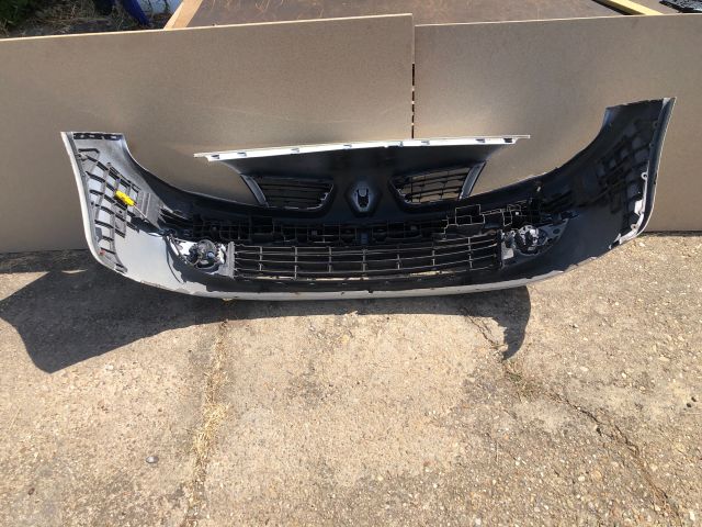 bontott RENAULT SCÉNIC II Első Lökhárító (Részeivel)