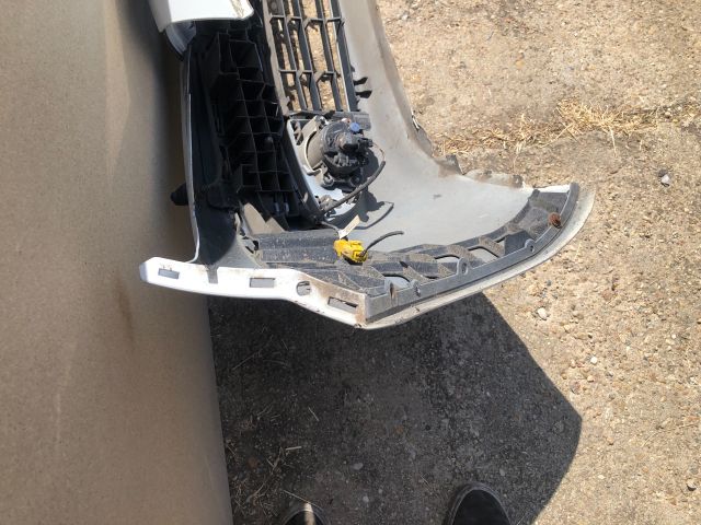 bontott RENAULT SCÉNIC II Első Lökhárító (Részeivel)