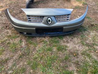 bontott RENAULT SCÉNIC II Első Lökhárító (Részeivel)