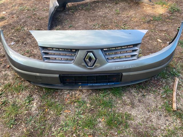 bontott RENAULT SCÉNIC II Első Lökhárító (Részeivel)