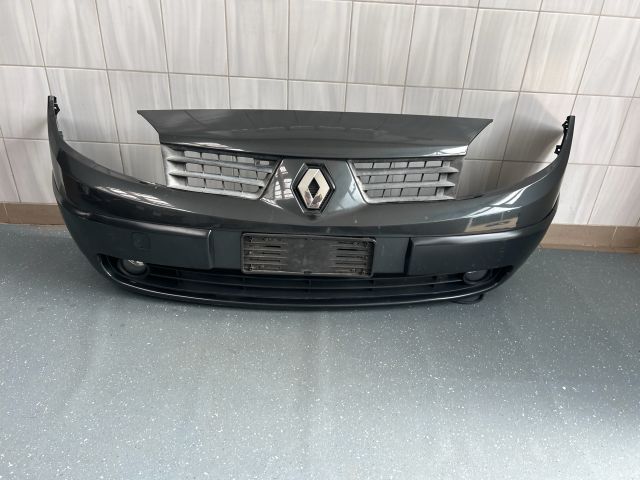 bontott RENAULT SCÉNIC II Első Lökhárító (Részeivel)