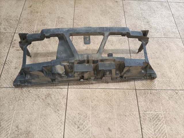 bontott RENAULT SCÉNIC II Első Lökhárító Tartó Felső