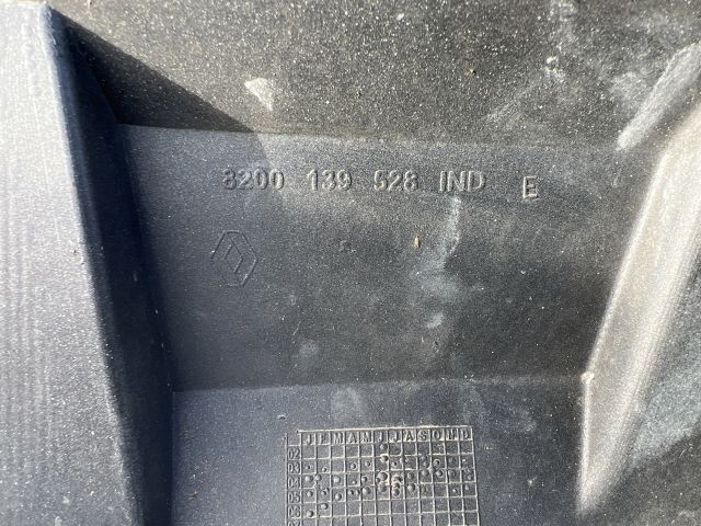 bontott RENAULT SCÉNIC II Első Lökhárító (Üresen)