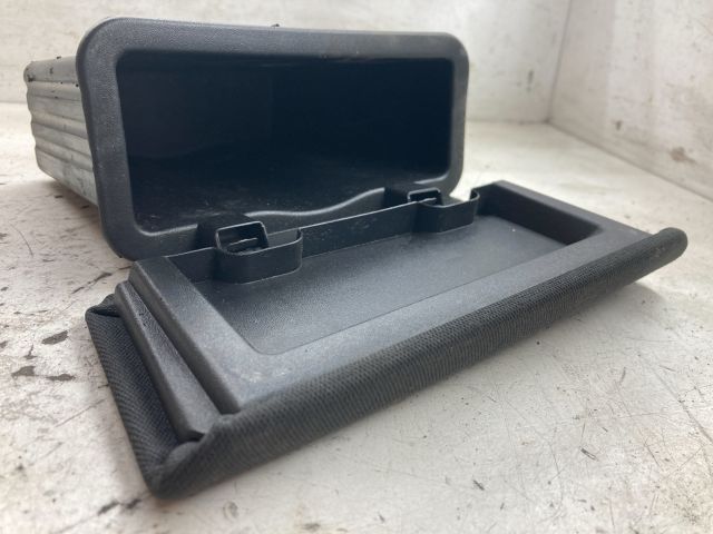 bontott RENAULT SCÉNIC II Első Tároló Rekesz