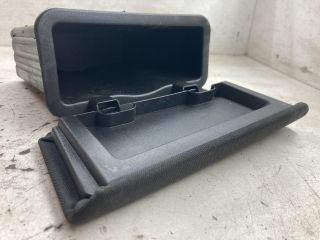 bontott RENAULT SCÉNIC II Első Tároló Rekesz