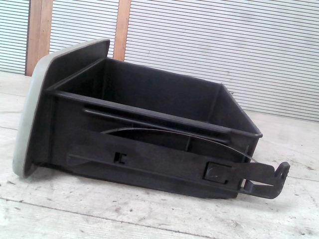 bontott RENAULT SCÉNIC II Első Tároló Rekesz