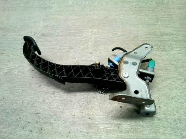 bontott RENAULT SCÉNIC II Fékpedál