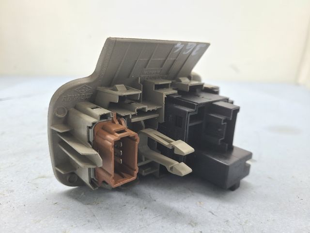 bontott RENAULT SCÉNIC II Fényszórómagasság Állító Kapcsoló