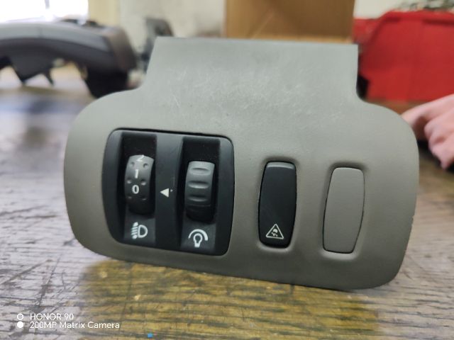 bontott RENAULT SCÉNIC II Fényszórómagasság Állító Kapcsoló