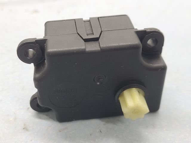 bontott RENAULT SCÉNIC II Fűtés Állító Motor