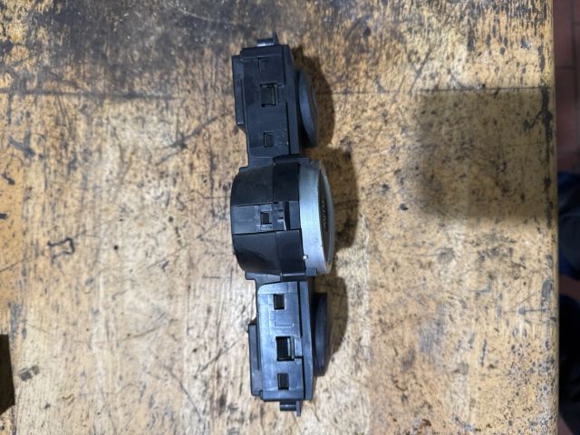 bontott RENAULT SCÉNIC II Fűtéskapcsoló (digit klímás)