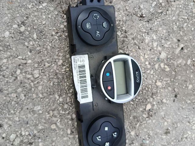 bontott RENAULT SCÉNIC II Fűtéskapcsoló (digit klímás)