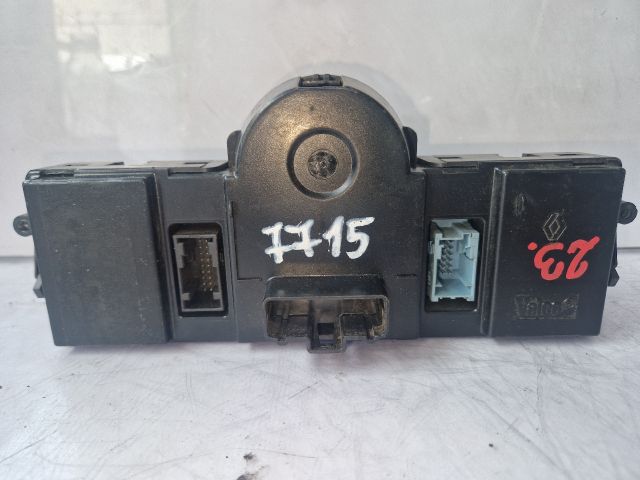 bontott RENAULT SCÉNIC II Fűtéskapcsoló (digit klímás)