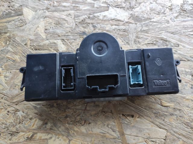 bontott RENAULT SCÉNIC II Fűtéskapcsoló (digit klímás)