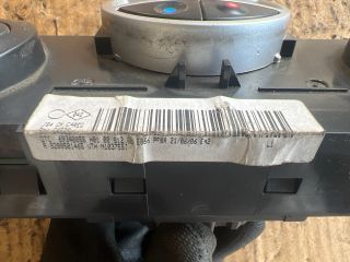 bontott RENAULT SCÉNIC II Fűtéskapcsoló (digit klímás)