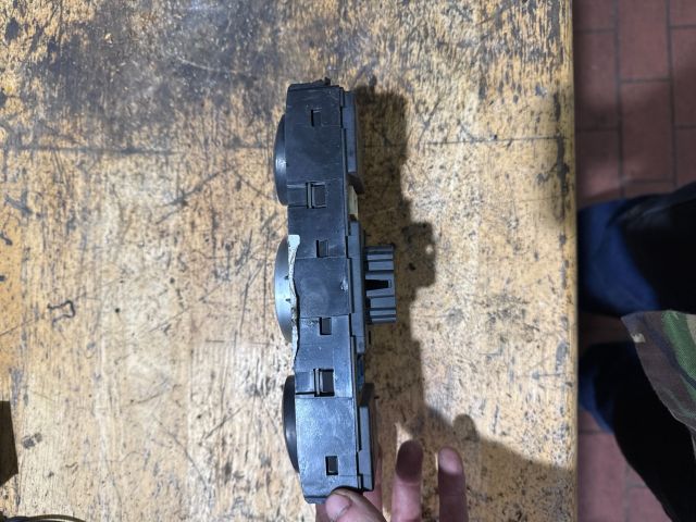 bontott RENAULT SCÉNIC II Fűtéskapcsoló (digit klímás)