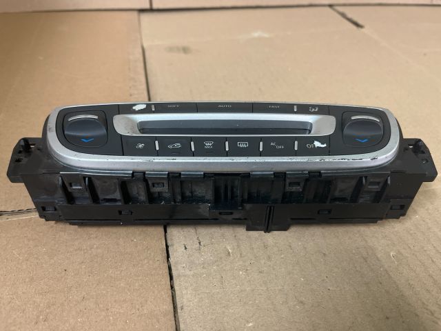 bontott RENAULT SCÉNIC II Fűtéskapcsoló (digit klímás)