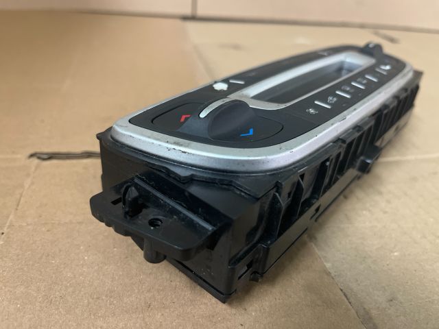 bontott RENAULT SCÉNIC II Fűtéskapcsoló (digit klímás)