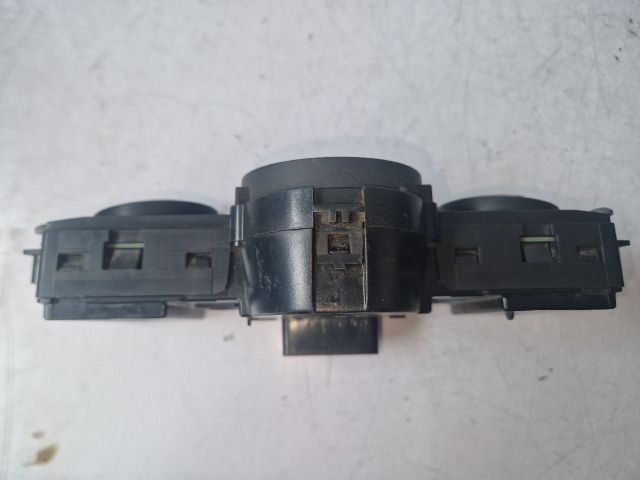 bontott RENAULT SCÉNIC II Fűtéskapcsoló (digit klímás)