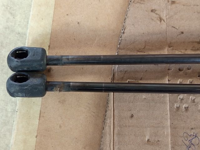 bontott RENAULT SCÉNIC II Gázrugós Kitámasztó Teleszkóp Pár Csomagtérajtó