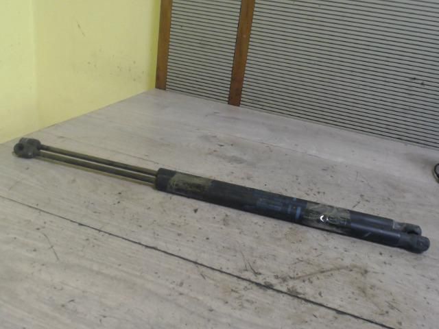 bontott RENAULT SCÉNIC II Gázrugós Kitámasztó Teleszkóp Pár Csomagtérajtó