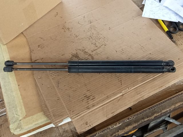 bontott RENAULT SCÉNIC II Gázrugós Kitámasztó Teleszkóp Pár Csomagtérajtó