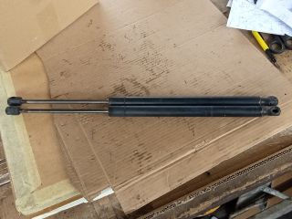 bontott RENAULT SCÉNIC II Gázrugós Kitámasztó Teleszkóp Pár Csomagtérajtó