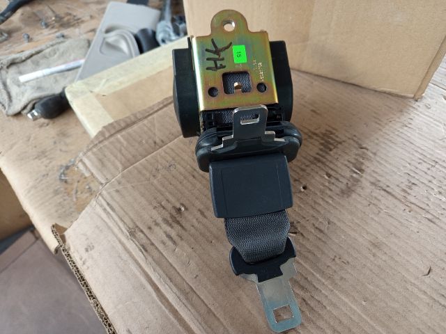 bontott RENAULT SCÉNIC II Hátsó középső Biztonsági Öv