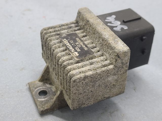 bontott RENAULT SCÉNIC II Izzító Relé