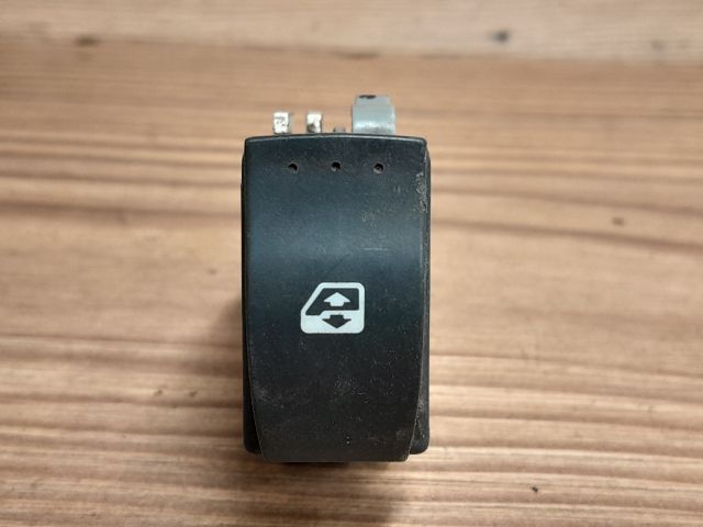 bontott RENAULT SCÉNIC II Jobb első Ablakemelő Kapcsoló