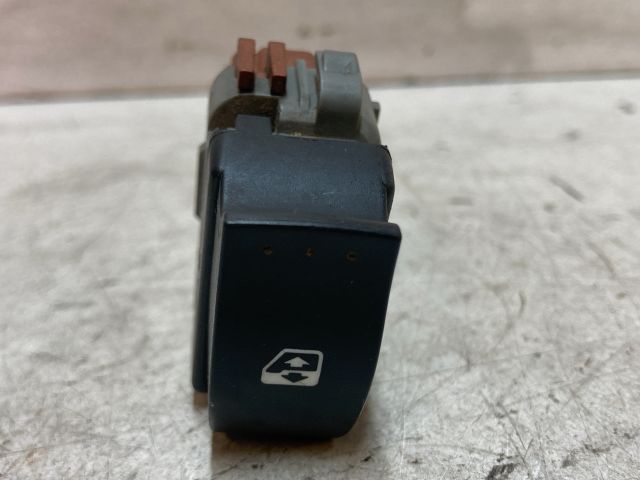 bontott RENAULT SCÉNIC II Jobb első Ablakemelő Kapcsoló