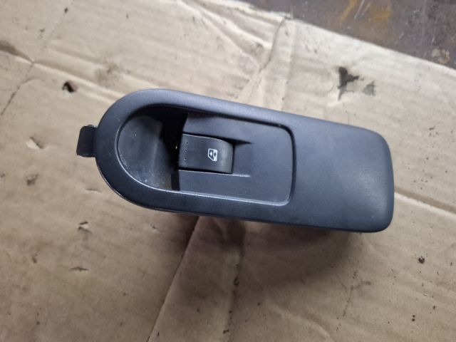 bontott RENAULT SCÉNIC II Jobb első Ablakemelő Kapcsoló