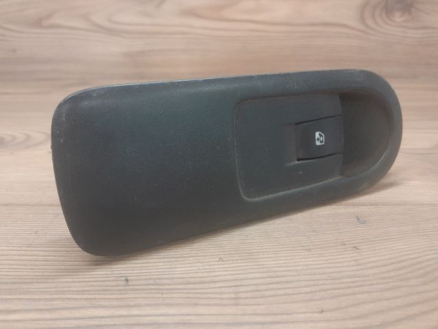 bontott RENAULT SCÉNIC II Jobb első Ablakemelő Kapcsoló