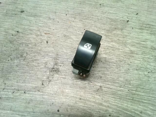 bontott RENAULT SCÉNIC II Jobb első Ablakemelő Kapcsoló