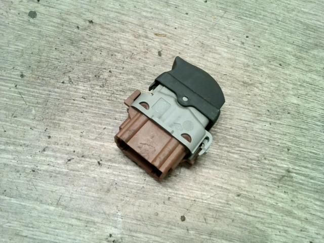 bontott RENAULT SCÉNIC II Jobb első Ablakemelő Kapcsoló